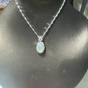 Elegant Silver and Green Pendant Necklace